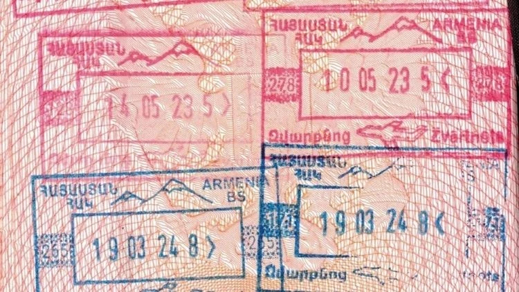 ABD’deki Ermeni diasporası, pasaport damgalarından Ararat Dağı simgesini kaldırma kararından endişe duyuyor