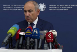 Başbakan Paşinyan, Ermenistan devlet sınırını geçiş damgasının şeklinin neden değiştiğini açıkladı