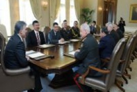 Գյուլն ընդունել է Ադրբեջանի պաշտպանության նախարարին
