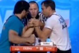 Ermeni sporcu Azerbaycanlı İskandarovu yenerek dünya şampiyonu oldu (video)
