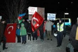 Շվեդաբնակ թուրքերն ու ադրբեջանցիները բողոքի ցույց են կազմակերպել` ընդդեմ ցեղասպանության հուշարձանի