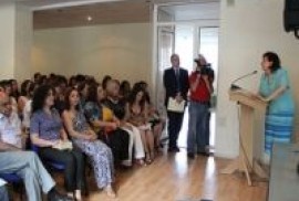 “Diaspora Yaz Okulu” programına katılımcılar Hranuş Hakobyan’ı ağırladı