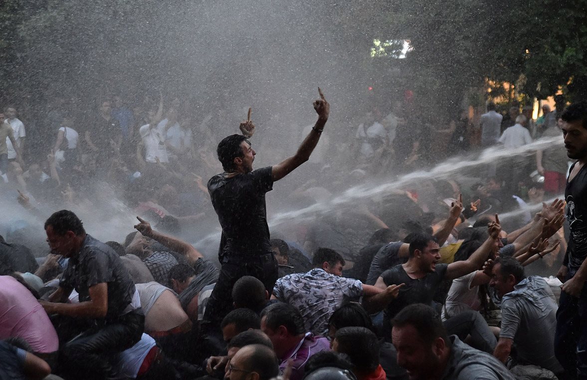 Yerevan’da elektrik zammı protestosu (güncelleniyor)