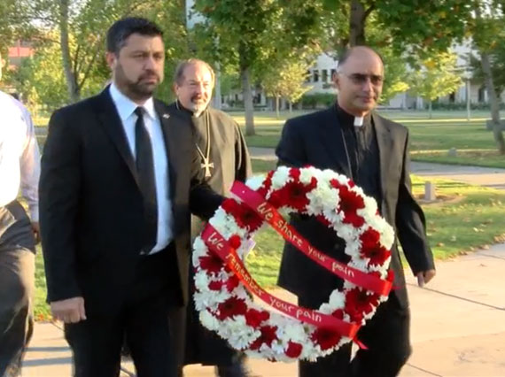 Türk papaz ABD’de Ermeni Soykırımı’nın kurbanları anıtını ziyaret etti