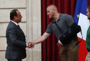 Fransa Cumhurbaşkanı'ndan terörü önleyen Mark Muğalyan' a Onur Madalyası