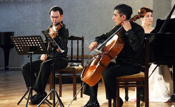 Aram Khachatryan triosu, Ermeni Soykırımı’nın 100. yılı anısına 4 ülkede konser verecek