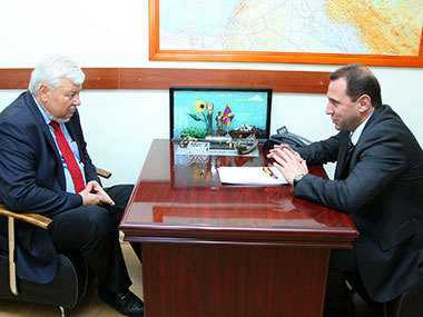 Ermenistan Savunma Bakanı Yardımcısı ve Andzrej Kasprzyk Ermenistan-Azerbaycan sınırındaki durumu tartıştı