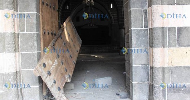 Diyarbakır’daki Ermeni Katolik kilisesi polis tarafından tahrip edildi