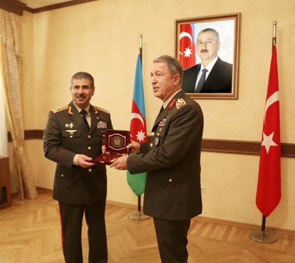 Թուրքիայի ԶՈւ գլխավոր շտաբի պետի հանդիպել է Ադրբեջանի պաշտպանության նախարարի հետ