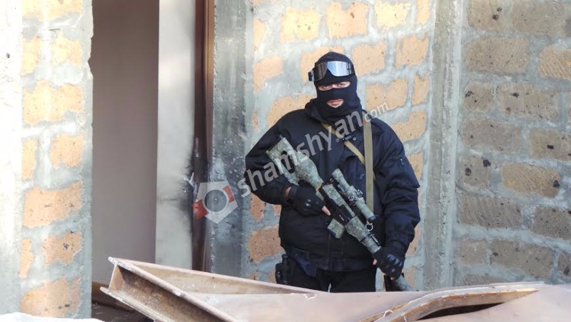 Yerevan’da 10 kişilik silahlı bir grup etkisiz hale getirildi
