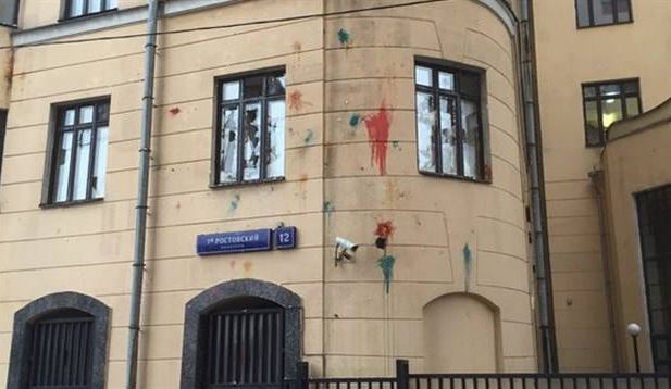 Ցուցարարները քարերով հարձակվել են Մոսկվայում Թուրքիայի դեսպանատան վրա