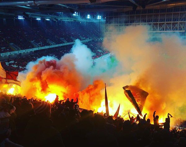 ''Spartak'' taraftarları, Ermeni futbolcunun sahaya girdiğinden sonra Türkiye bayrağını yaktılar
