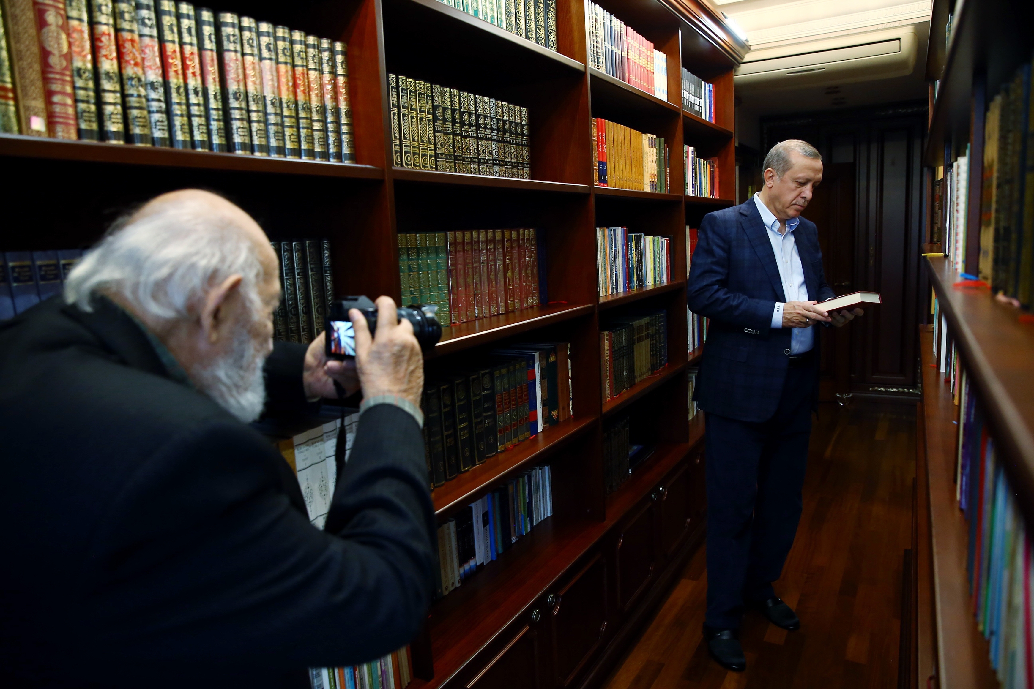 Erdoğan torunlarıyla dünyaca ünlü Ermeni fotoğrfçıya poz verdi (fotolar)