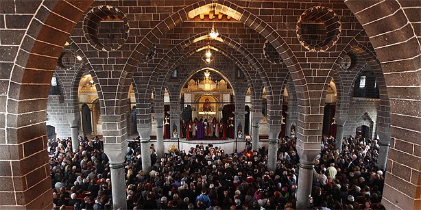 Diyarbakır'da tekrar çatışma var. Surp Giragos Ermeni Kilisesi tehlikede