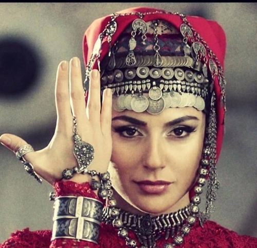 Mundo: Dünyanın en güzel kadınlarına sahip ülke Ermenistan