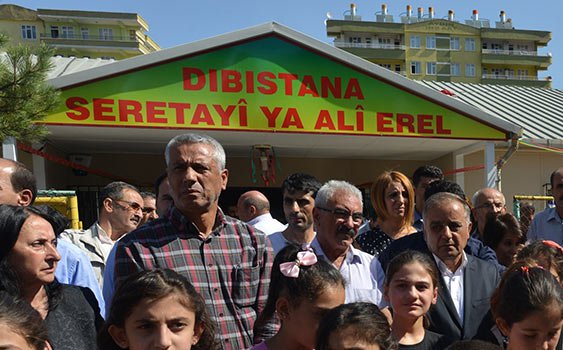 Diyarbakır'da Kürtçe eğitimi veren okul kapatıldı