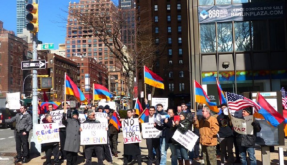 Ermeni toplumundan BM Azerbaycan daimi temsilciliği önünde Sumgayıt protestosu