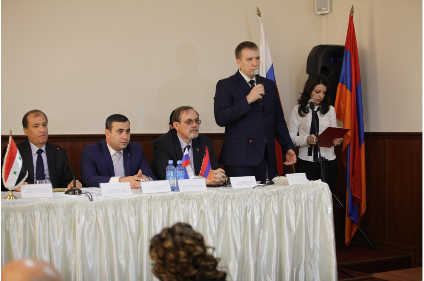 Yerevan'da Suriye'li Ermenilere "Sen yalnız değilsin" yardım projesi