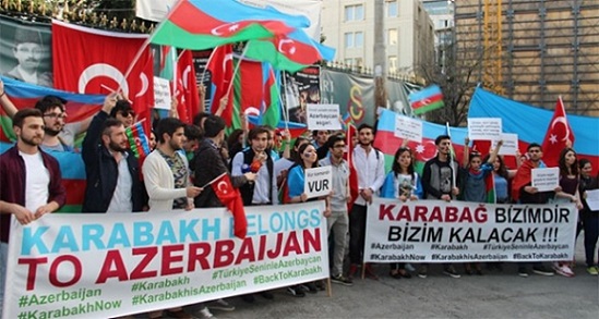 Ադրբեջանցի ուսանողները Ղարաբաղի հարցով ցույց են կազմակերպել Ստամբուլում