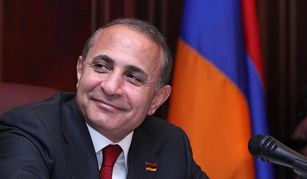 Hovik Abrahamyan Moskova'ya gidiyor