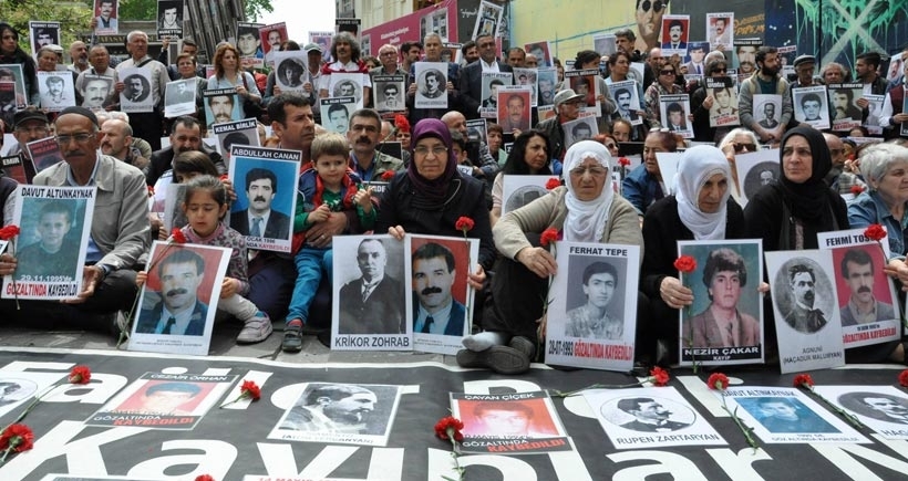 "Cumartesi anneleri" Ermeni Soykırımı kurbanlarını andı