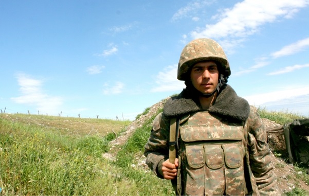 19 yaşındaki Ermeni asker 30 dakikada düşmanın 3 tankı vurdu