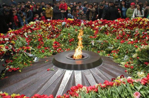 Polonya'nın Polanov kentinde Ermeni Soykırımı anıtı açıldı