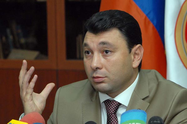 Sharmazanov: ''Aliyev'in açıklaması saçmalık''