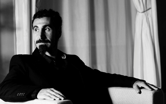 Serj Tankian Almanya parlamentosunun 11 Türk kökenli milletvekiline teşekkür etti