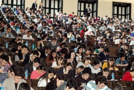 "Nor Aşagerdner" Ermeni öğrencileri, devlete protestolarını sundu