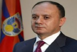 Ermenistan savunma Bakanı Romanya Büyükelçisi ile buluştu