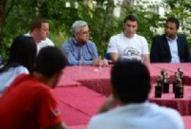 Serj Sarkisyan: “Seçimlerde Aliyev’in kazanması bizim için elverişli olacak”