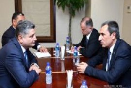 Tigran Sarkisyan ve Plamen Oresharski buluştu