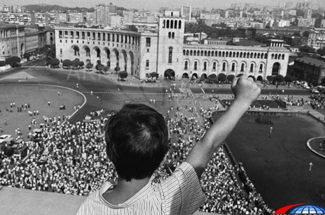 26 yıl önce bu gün Ermenistan'ın Bağımsızlık Bildirisi ilan edildi