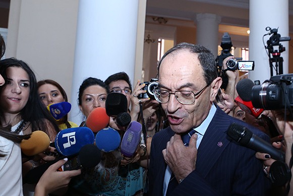 Ermenistan'da bakanlar artık görevlerini vekaleten yürütüyor
