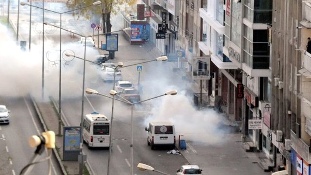 Թուրքական ոստիկանությունը ուժ է կիրառել բողոքի ցույց անցկացնող ուսուցիչների նկատմամբ