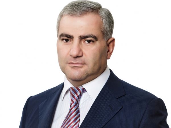 Rusyalı Ermeni işadamı Karabağ’ın "Elektrik ağları" şirketini satın almak istiyor