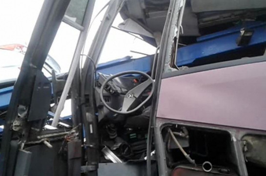 Yerevan-Sankt Petersburg minibüsü kaza yaptı: 5 yaralı var