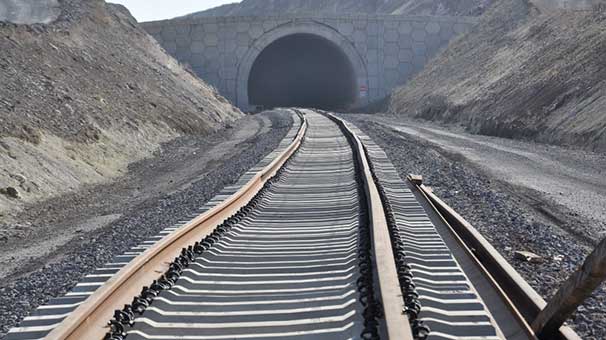 Bakan Arslan Bakü-Tiflis-Kars demiryolunun açılış için tarih verdi