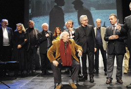 Թուրքիա-Գերմանիա կինոփառատոնի Պատվո մրցանակը հանձնվել է պոլսահայ լուսանկարիչ Արա Գյուլերին