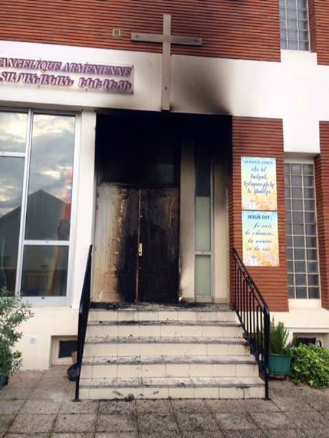 Fransa'nın Alfortville şehrinde Ermeni Evanjelik Kilisesine saldırı düzenlendi