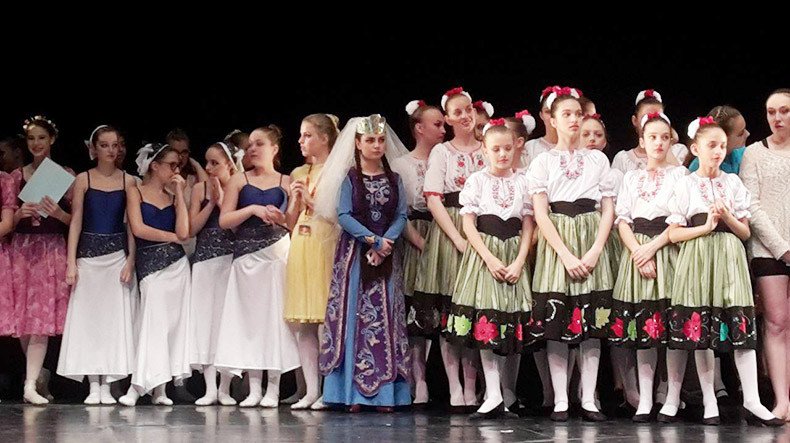 Ermeni dans grubu Almanya dans yarışmasında birinci oldu