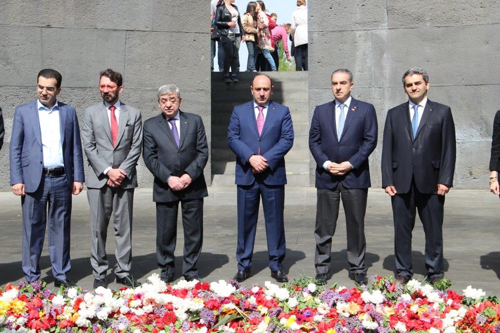 Lübnanlı Bakan Tsitsernakaberd'de: Herkes Ermeni Soykırımı'nı tanımalı ve kabul etmeli