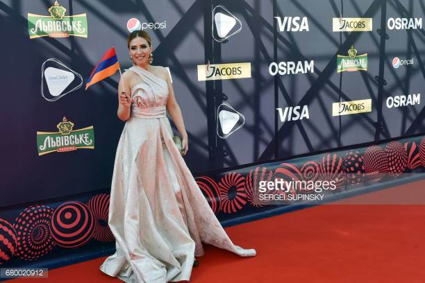 Ermenistan’ın Eurovision temsilcisi kırmızı halıda parladı