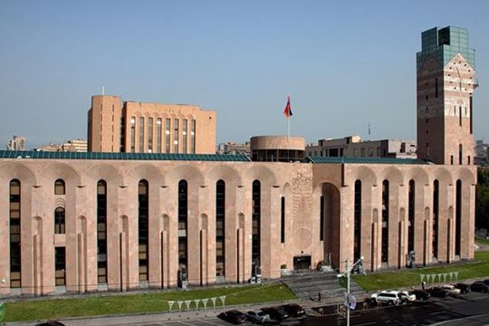 Yerevanlılar Belediye başkanlarını seçti