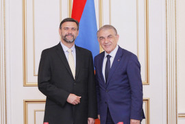 Ermenistan ve Azerbaycan farklı yollar seçti