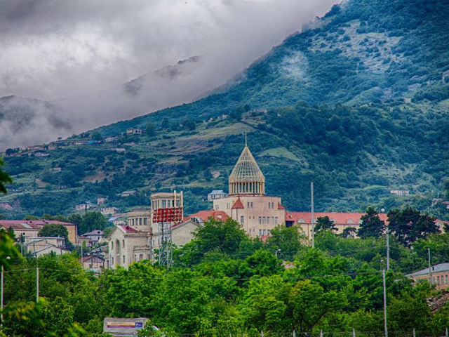 Dağlık Karabağ'da oteller dolu, turist eksiği yok