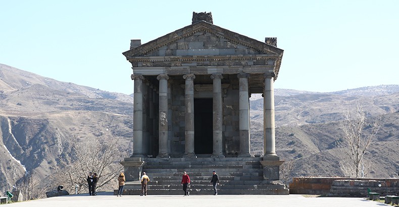 2017 yılının ilk yarısında Garni ve Zvartnots Tapınağı'nı ziyaret eden turist sayısı arttı