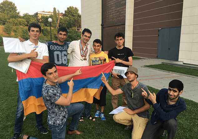 Bulgaristan'daki Uluslararası Matematik Olimpiyatlarında Ermeni öğrenciler 2'si altın 8 madalya kazandı
