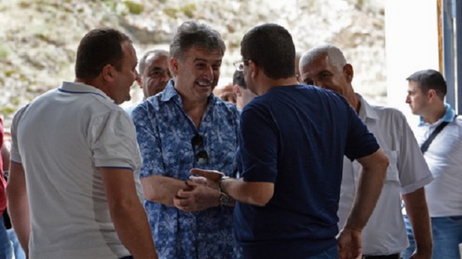 Ermenistan ile Artsakh Başbakanları Kelbacarʹda kurulan su fabrikasının temel atma törenine katıldı